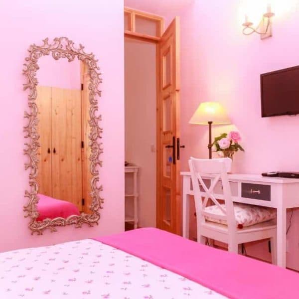 Suite Júnior (Quarto Rosa) — Casa da Tita, foto 5